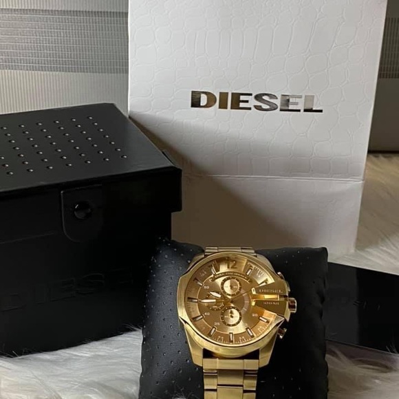 DZ4360 - Diesel Men’s Mega Chief
Case Size: 51mm
MSRP: $495 - Picture 5 of 8